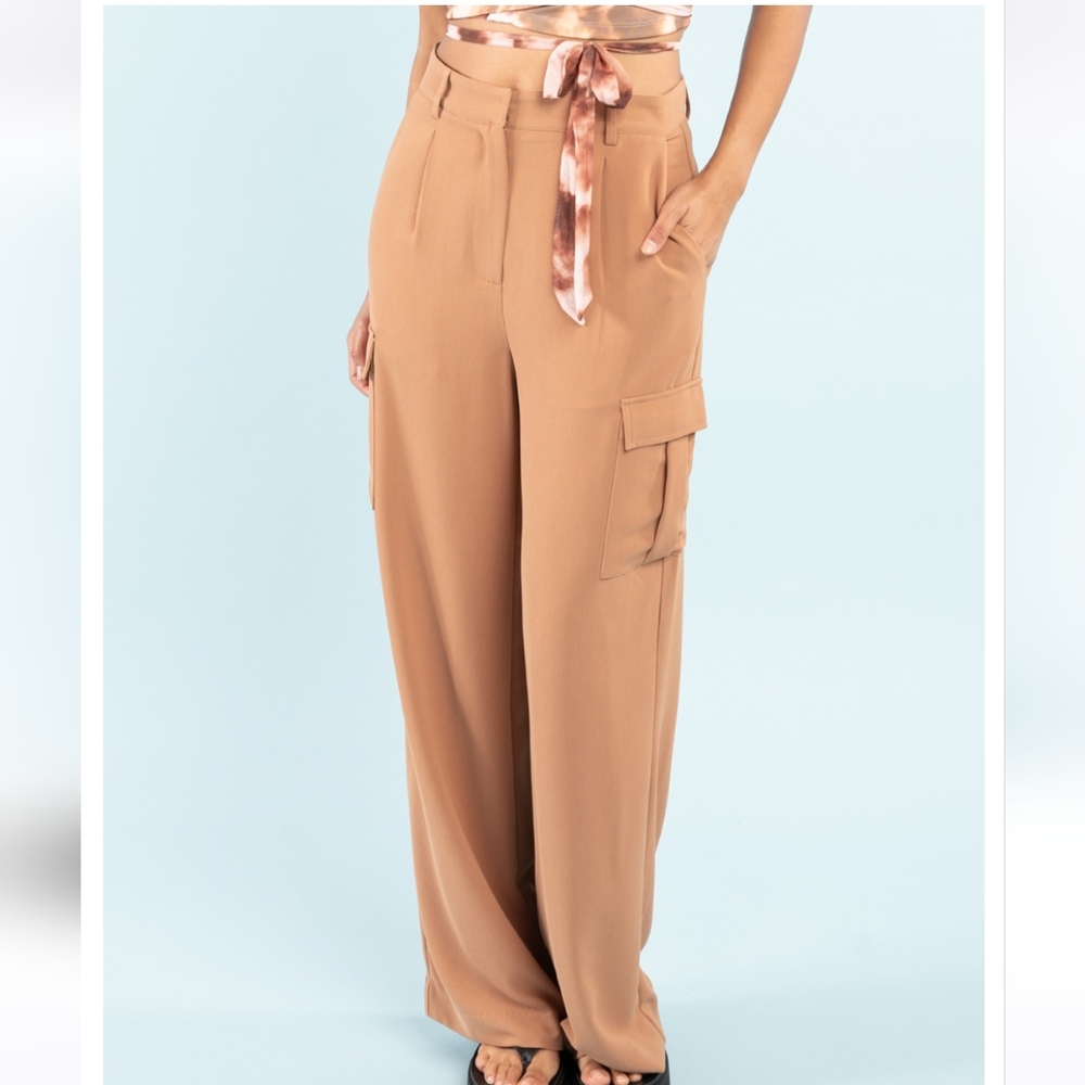 West of Melrose Woman's Cargo Wide Leg Pants. Color - Tobacco; Size - XS
